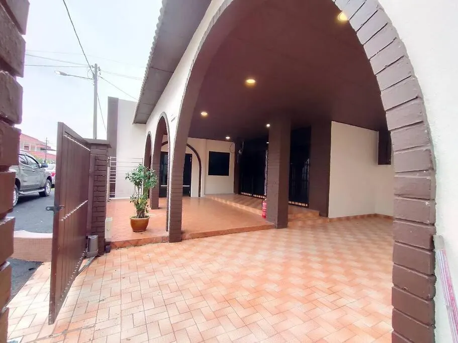 Villamax Klebang Beach Homestay Melaka 25 Pax 6R4B Villa