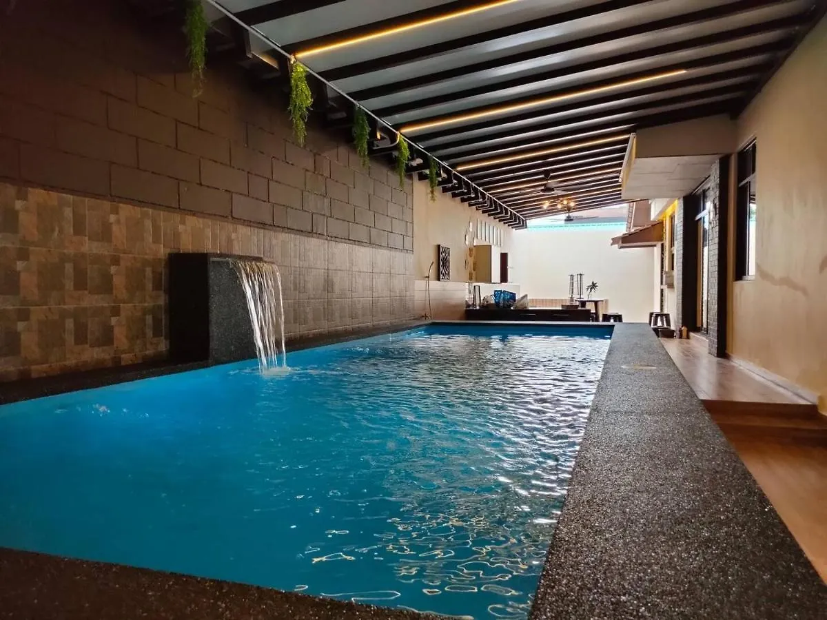 Villamax Klebang Beach Homestay Melaka 25 Pax 6R4B