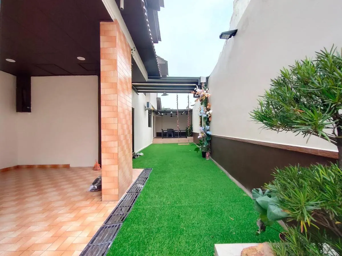 Villamax Klebang Beach Homestay Melaka 25 Pax 6R4B 0*, Malacca